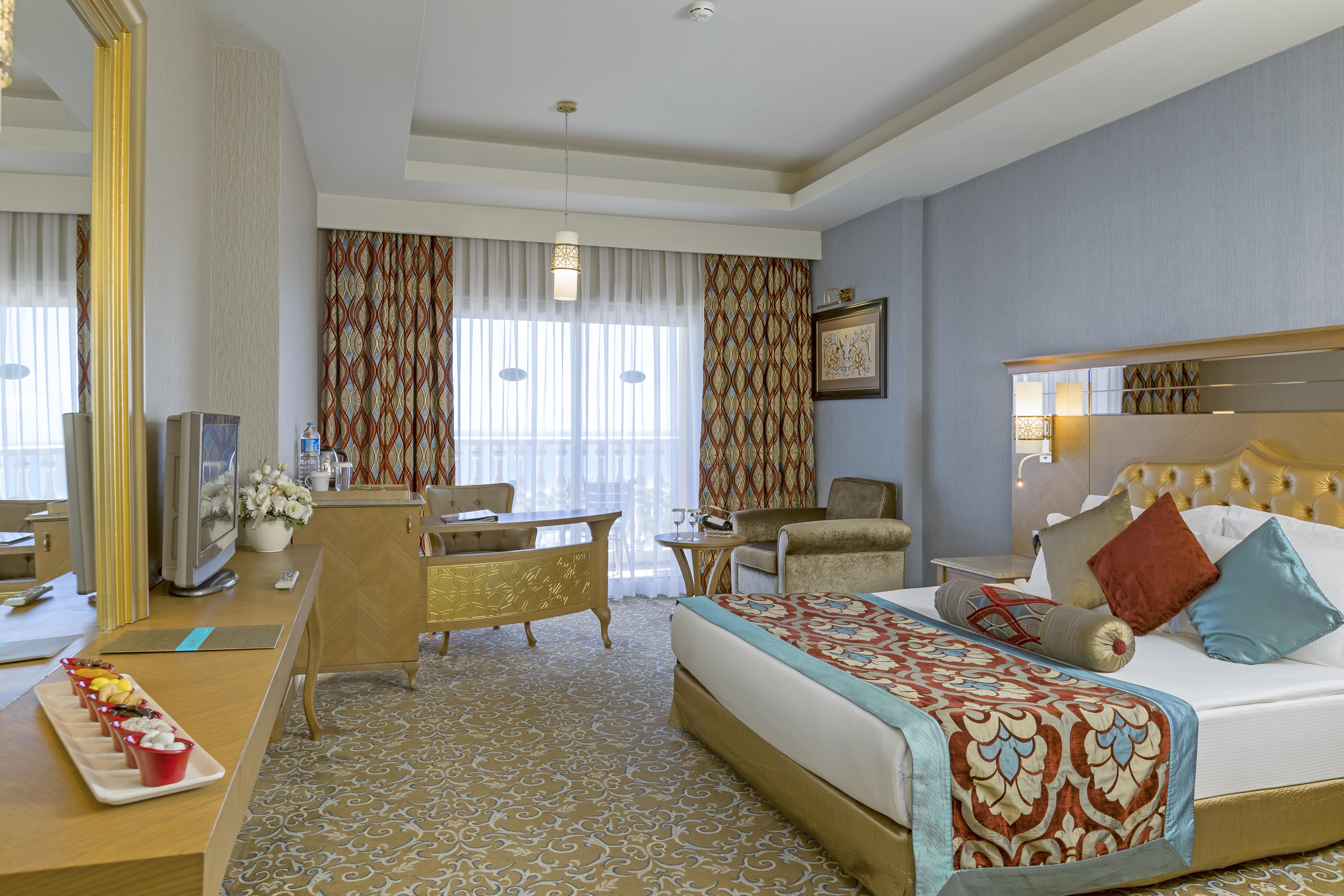 Холидей анталия турция. Royal Holiday Palace 5 Турция Анталия. Фото Royal Holiday Palace 5*. Royal Holiday Palace номера.